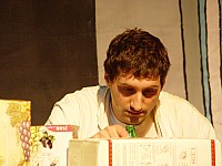 10-comgag23.jpg